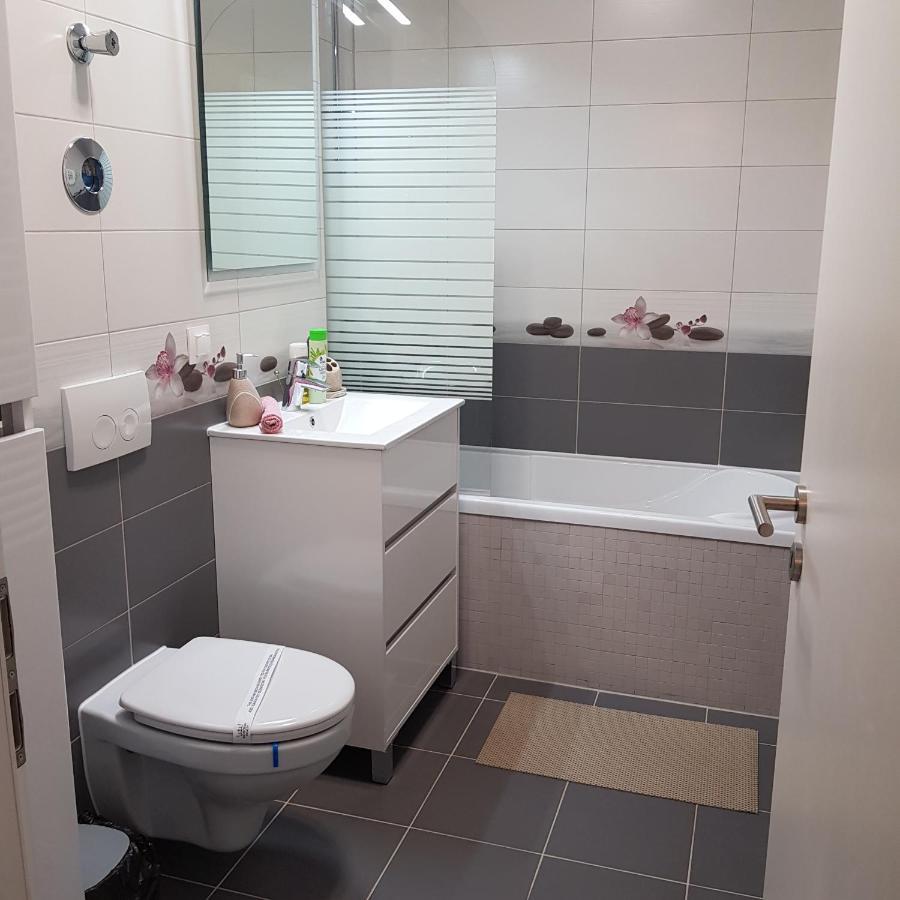 T&M Apartment Брашов Екстериор снимка